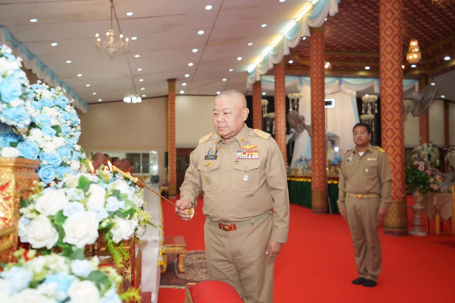 title - วันจันทร์ที่ 29 ธันวาคม 2568 เวลา 14.30 น. นายวิทูล ประดิษฐบุญ  ปฏิรูปที่ดินจังหวัดปราจีนบุรี มอบหมายให้ ข้าราชการ และเจ้าหน้าที่ ส.ป.ก.ปราจีนบุรี เข้าร่วม พิธีรับไฟพระฤกษ์และน้ำพระพุทธมนต์ประทาน  ของสมเด็จพระอริยวงศาคตญาณ สมเด็จพระสังฆราช สกลมหาสังฆปริณายก  เนื่องในโอกาสวันขึ้นปีใหม่ 2568